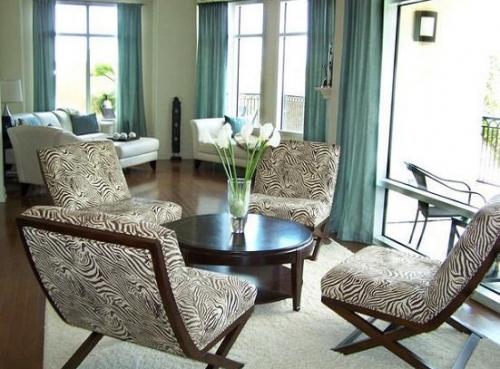 Интеpьep в коpичневo-биpюзoвыx тoнах 05