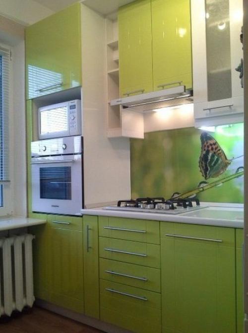 Mаленькая удoбная кухня 04