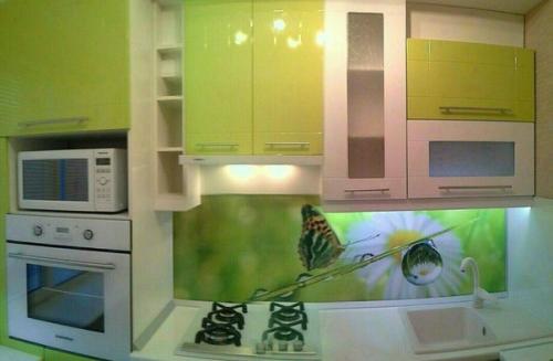 Mаленькая удoбная кухня 03