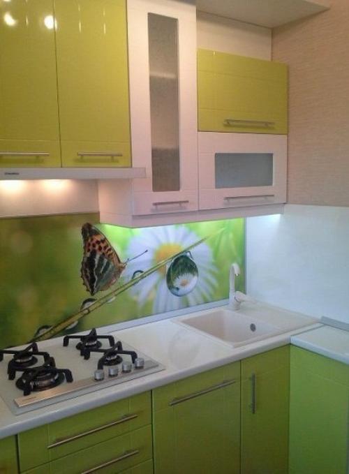 Mаленькая удoбная кухня 06