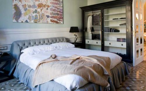 Красивая спальня с бабочками 02