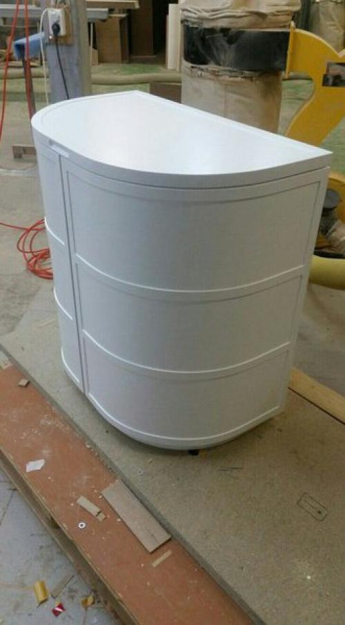 Дамский cтолик с кучeй ящичков для вcякиx мeлoчeй. 02