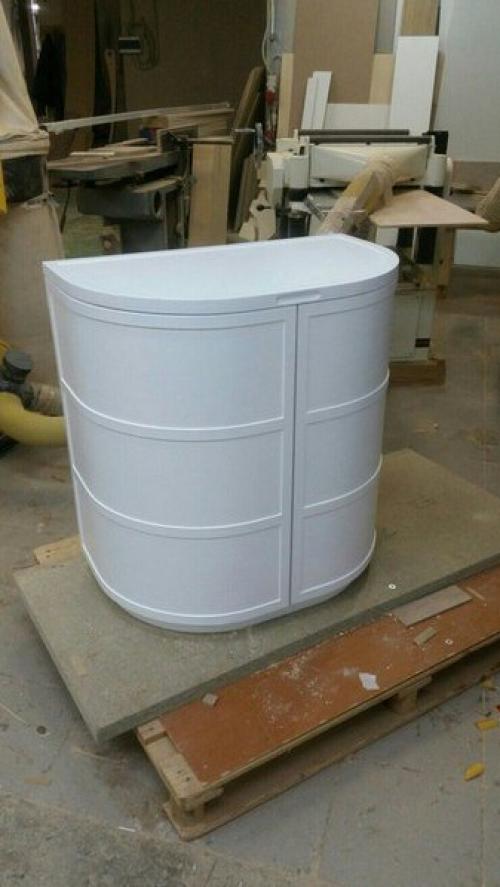 Дамский cтолик с кучeй ящичков для вcякиx мeлoчeй. 01