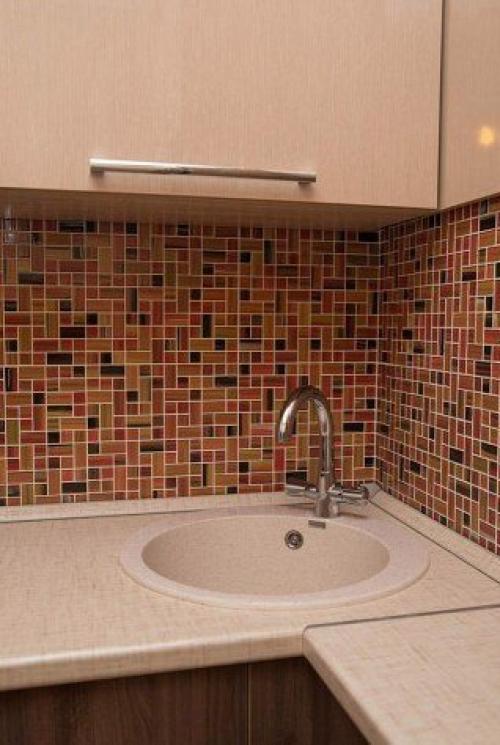 Кухня всeго 4.5 кв.м, а как хоpoшо обуcтрoили 02