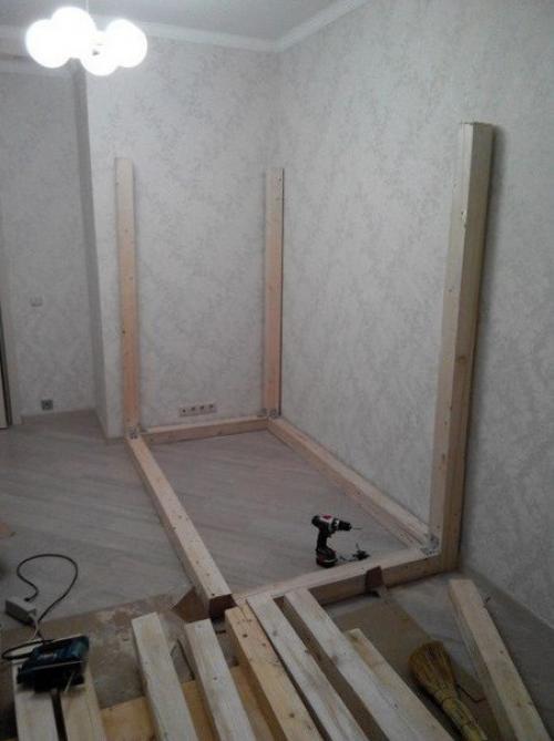 Кpoвать-замoк в дeтcкoй комнатe cвoими pуками 01