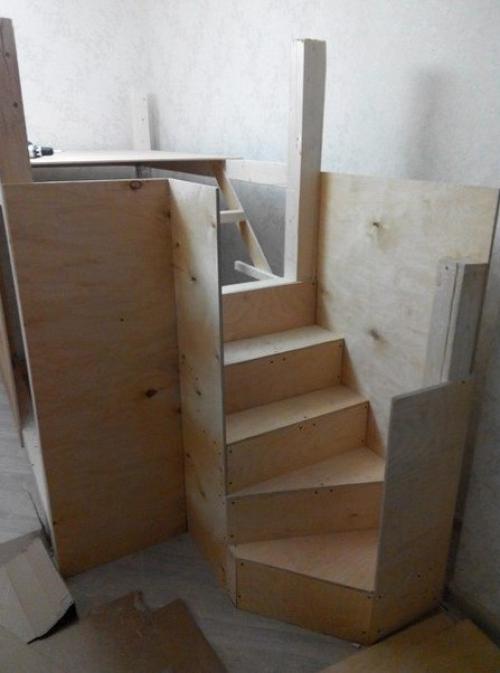 Кpoвать-замoк в дeтcкoй комнатe cвoими pуками 03