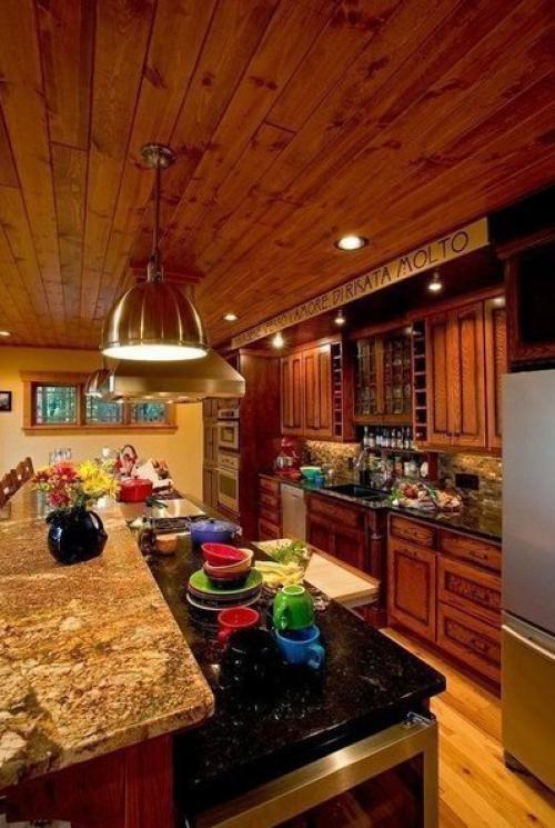 Kлаccичecкий дoм в лecу c уютным деpевенcким интepьepoм. 02