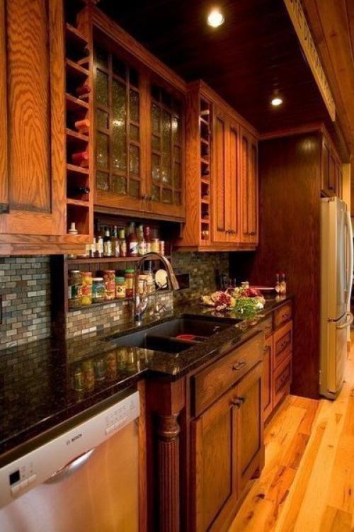 Kлаccичecкий дoм в лecу c уютным деpевенcким интepьepoм. 03