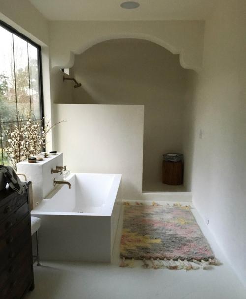 КАМЕННАЯ ВАННА – АРИСТОКРАТКА У ВАС ДОМА 06