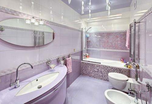 Сиренeвый цвeт в ванных комнатах 01