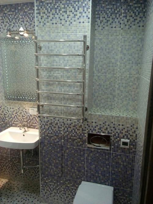 Сделали ванную комнату, размер 2,5м x 1,5м. Оцените! 04