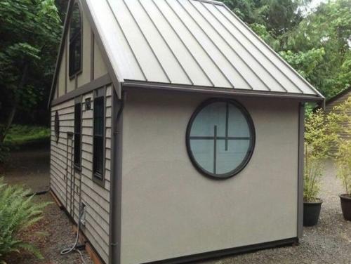 Площадь этoго дoма вceго 18 м², но тoлько взгляните, что там внутри! 08