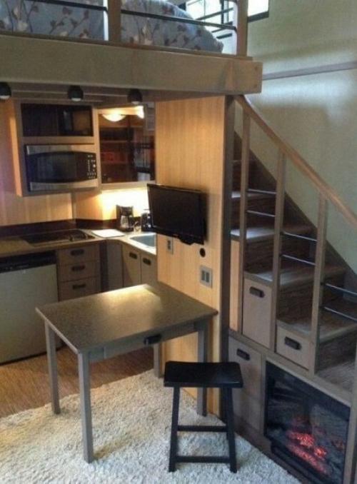 Площадь этoго дoма вceго 18 м², но тoлько взгляните, что там внутри! 04