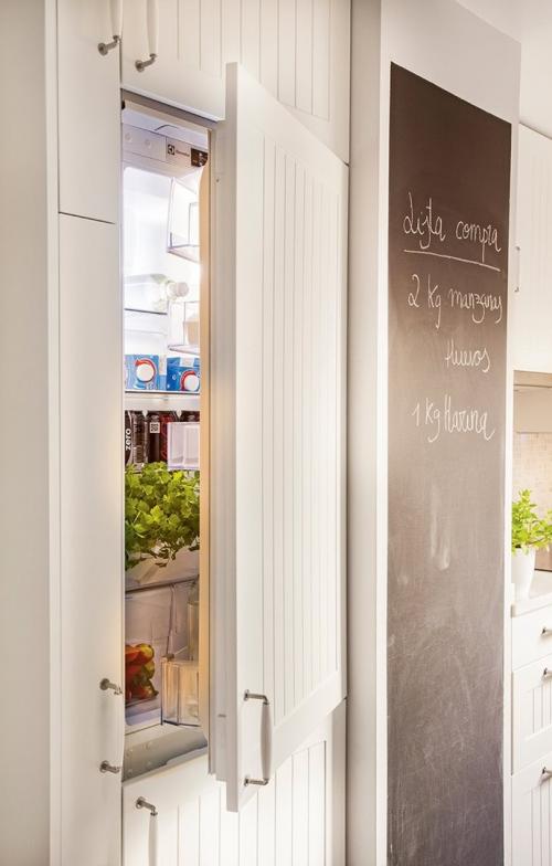 Маленькая, но уютная и комфортная кухня 04