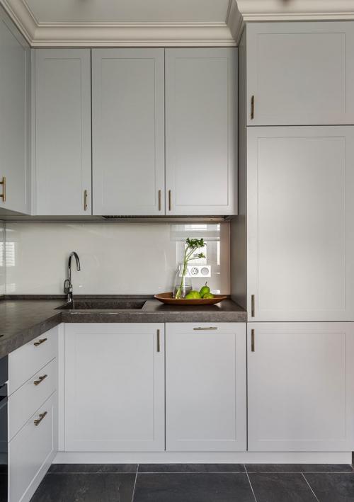 Современная квартира в спокойных тонах (64 кв. м) 06