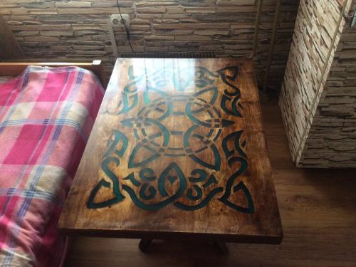 Крутой стол с подсветкой. Как Вам идея? 03