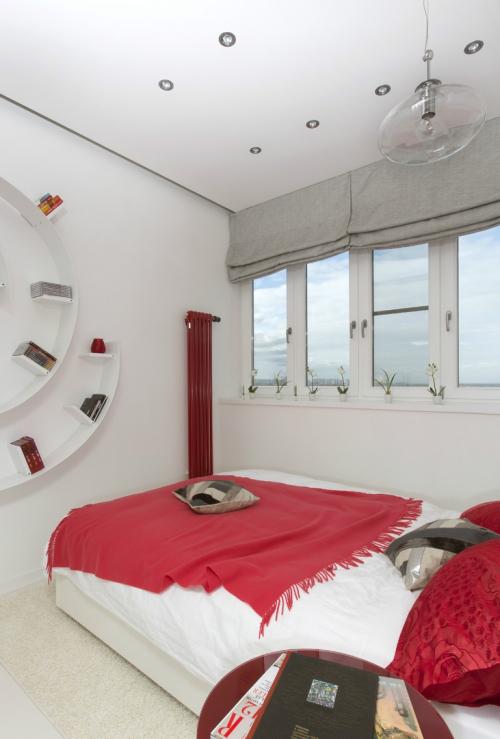 Красно-белый интерьер квартиры-студии 05