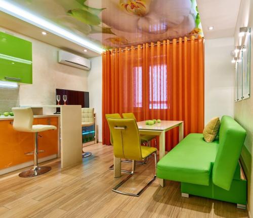 Очень яркая квартира 06