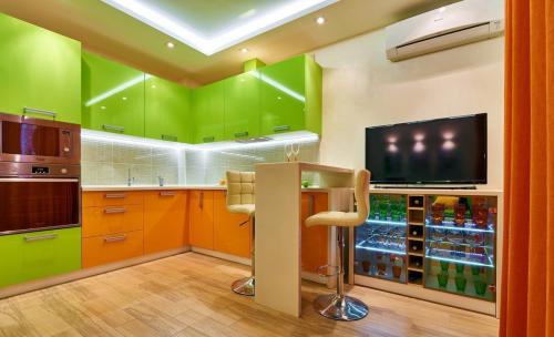 Очень яркая квартира 04