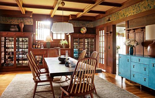 Красивейший столетний дом 04