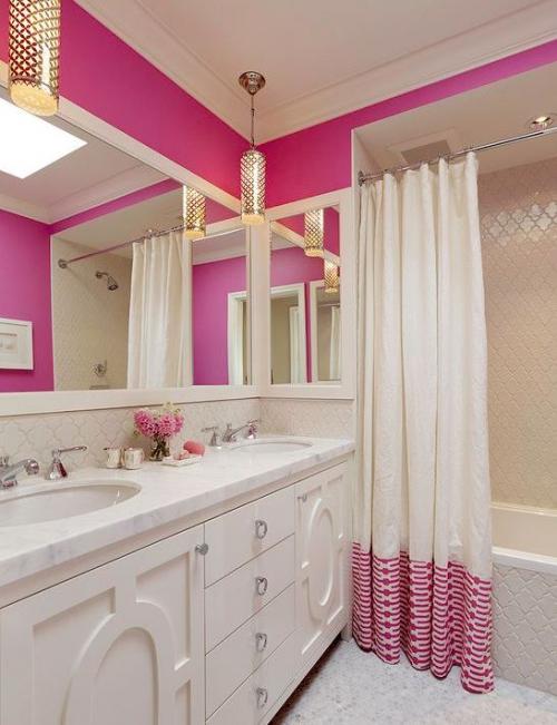 Интерьер ванны в розовых оттенках 01