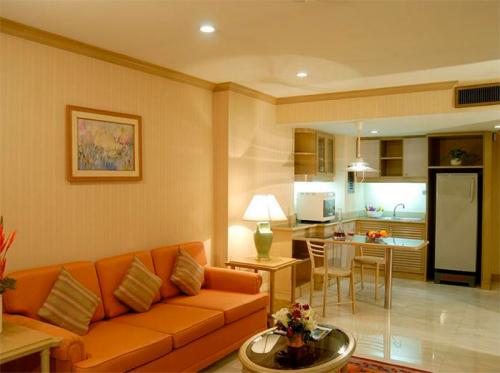 Спальня-гостиная в хрущевке. Творческий подход к пространству