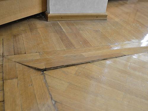 Ремонт вздутого паркета. Ремонт паркета после залива водой