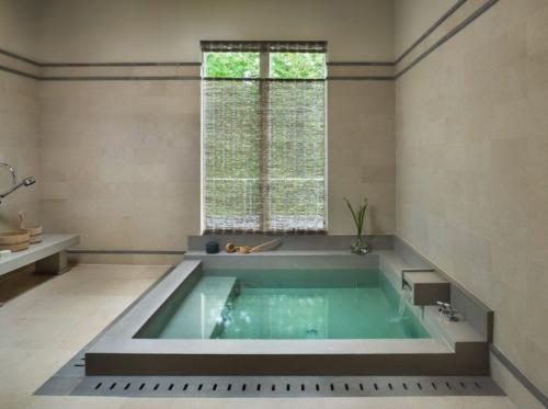 Дизайн ванны в восточном стиле. Привлекательный минимализм Страны Восходящего Солнца