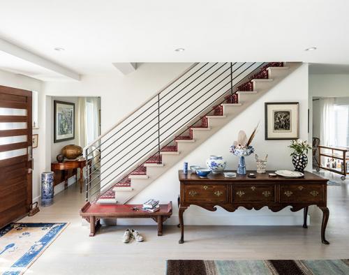 Дом художника в США: принты, фактуры и предметы искусства 01