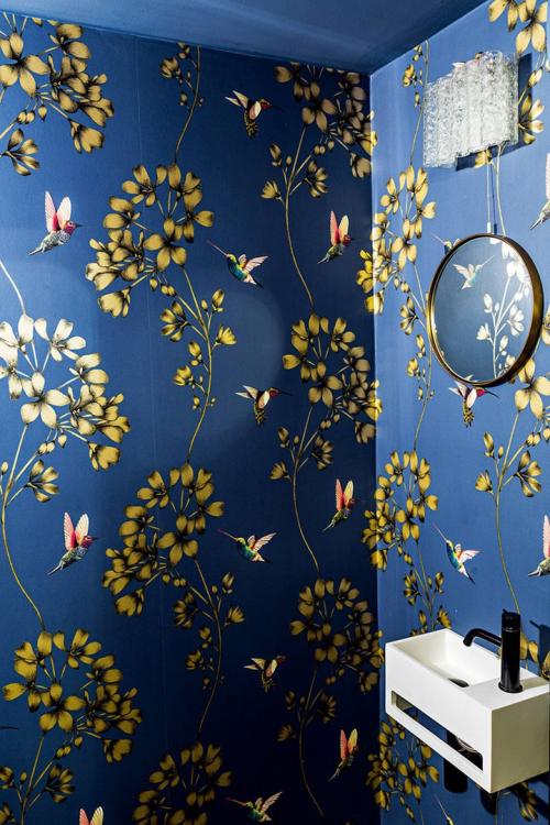 Цветы, орнаменты и старинная мебель: экстраординарная квартира адвоката в Брюсселе 03