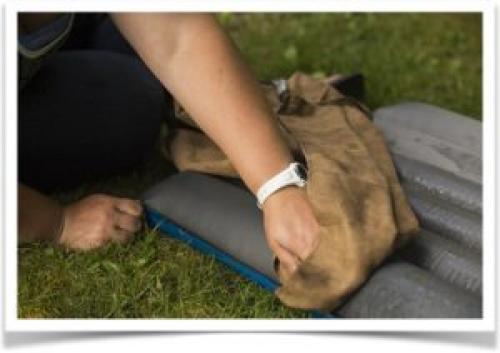 Как заклеить надувной матрас жидкой латкой. Клеим надувной матрас разными способами