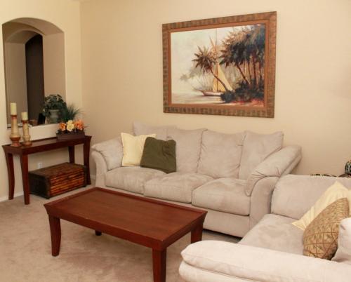 Гостиная в серо-бежевых тонах. Бежевая гостиная – лучшие варианты дизайна гостиной в бежевых тонах (100 фото новинок)