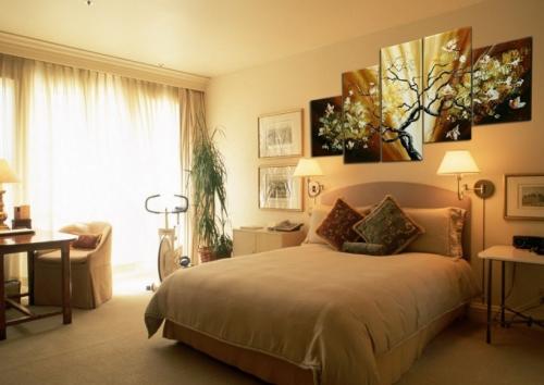 Как правильно повесить картины в спальне. Правила размещения картины в спальне по фен-шуй