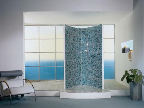 Душевая кабина без поддона дизайн проект. Кабинки без поддона в интерьере ванной 15 Душевая кабина без поддона дизайн проект. Кабинки без поддона в интерьере ванной 15