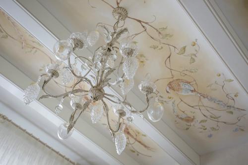 Неоклассика в интерьере частного дома 05