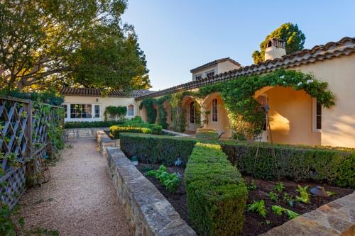 Как оформить дачу в стиле прованс. Особенности фасада дома в стиле прованс