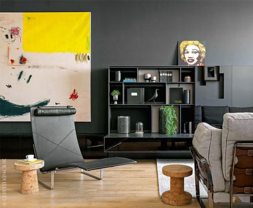 Белоснежная парижская квартира с оранжевыми и желтыми деталями 02