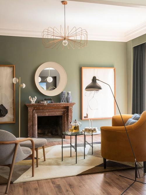 Куркума и морская волна: квартира с интересными цветовыми сочетаниями в Барселоне 01