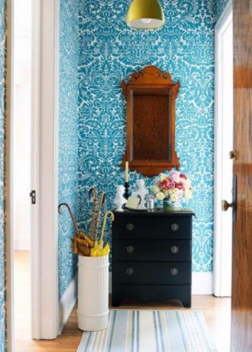 Как с помощью обоев расширить узкий коридор. Цвета 09