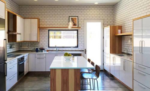 Кухонный остров преимущества. Преимущества кухонного острова