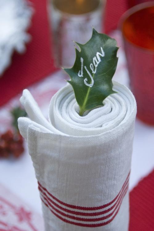 20 способов красиво украсить стол салфетками 07