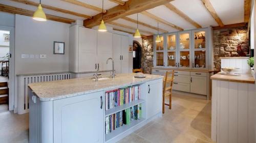 Кухонный остров преимущества. Преимущества кухонного острова