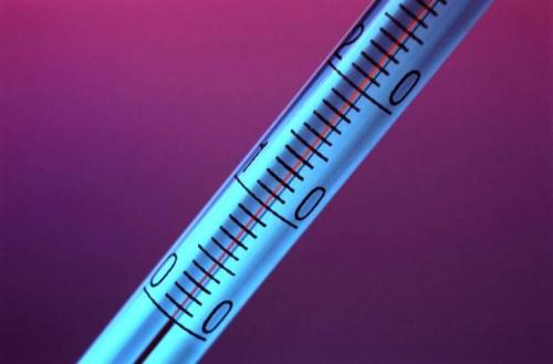 Можно ли клеить обои в холодном коридоре. При какой температуре можно клеить обои в доме и в квартире