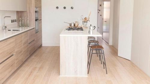 Кухонный остров преимущества. Преимущества кухонного острова