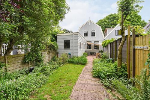 Традиционный голландский домик: красивый снаружи, милый внутри 17