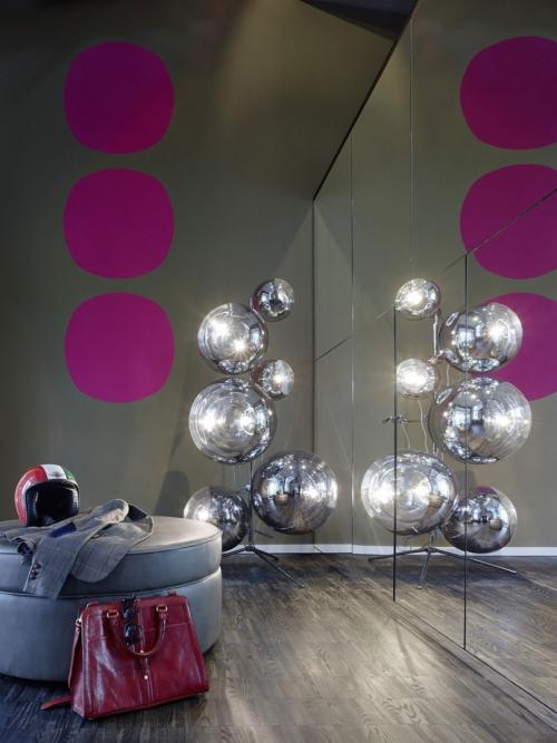 Зеркальная стена в интерьере 03