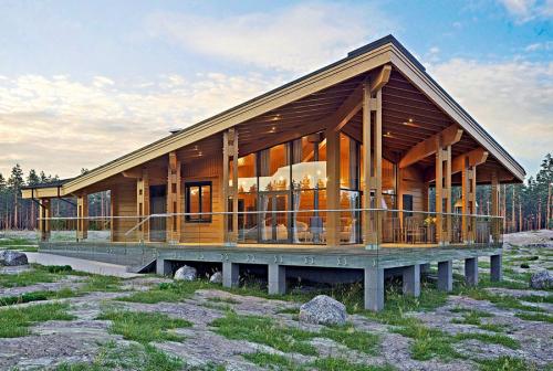 Стильные дома из бруса клееного бруса. Этапы возведения дома из клееного бруса 01