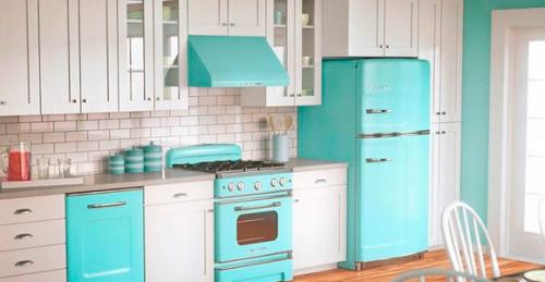 Как правильно разместить посуду на кухне. На кухне не должно быть ничего лишнего