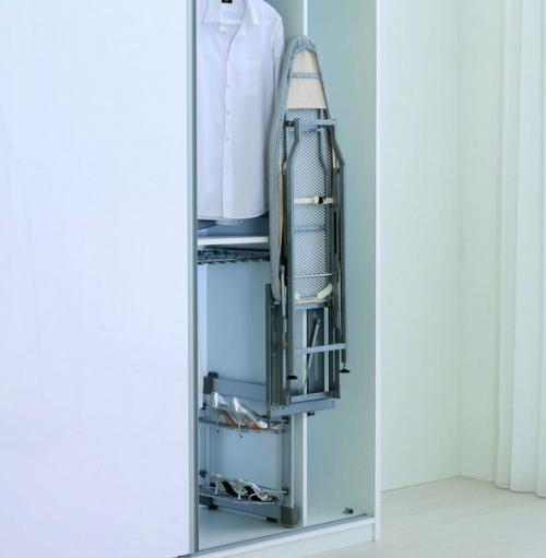 Холодильник в шкафу в прихожей. Прячься скорее в шкаф! Семь идей о том, как сделать квартиру просторнее