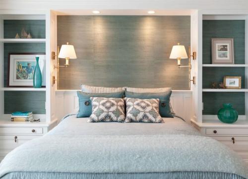 Как оформить стену над кроватью своими руками. Всему голова, или как оформить изголовье кровати